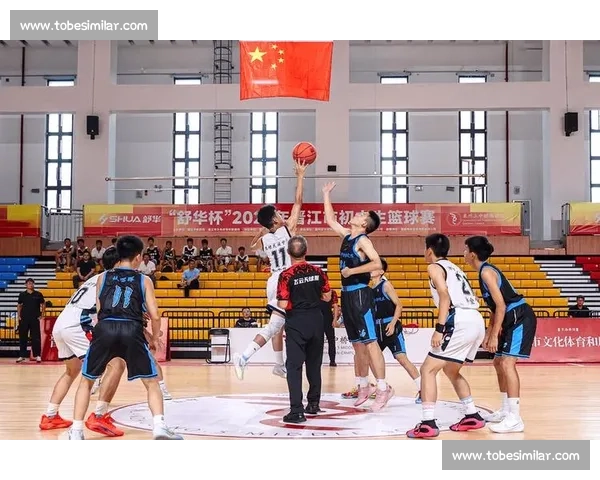 晋江篮球比赛激烈开战 球队奋勇争胜 全力拼搏冲刺冠军荣耀